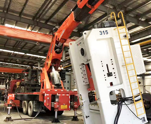 三台附近随车吊出租，轻松解决运输难题