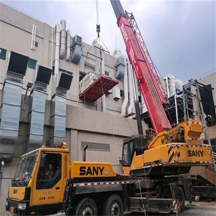 三台租赁大型汽车吊，助力工程项目高效进行