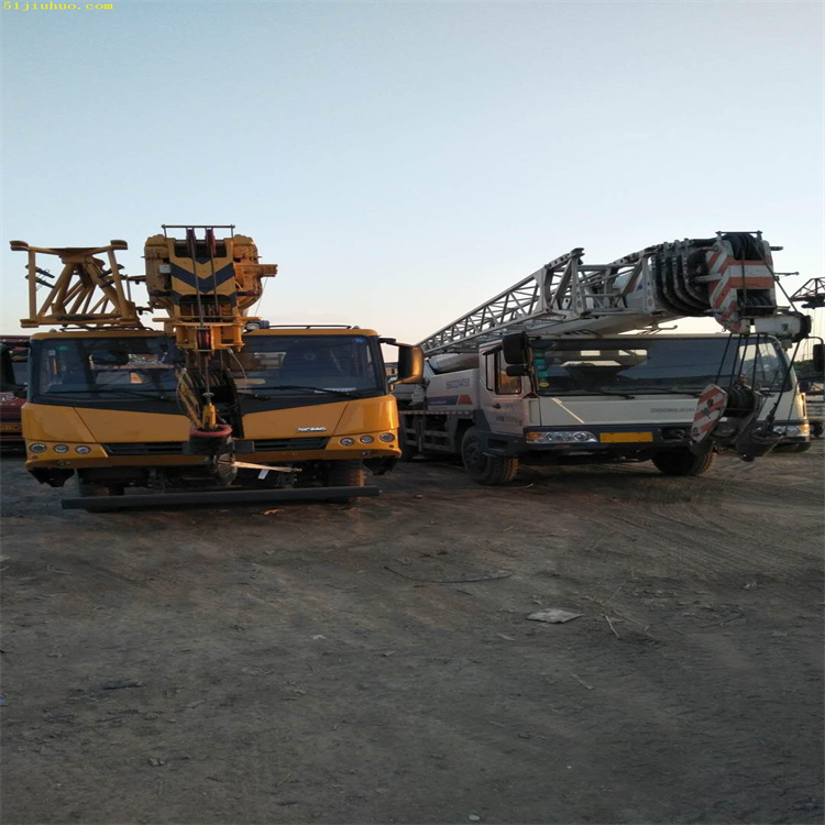 三台吊车吊挖机正确办法