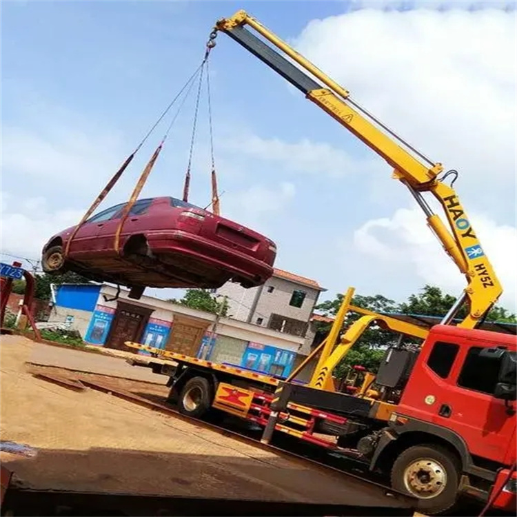 三台吊车吊汽车的正确方法